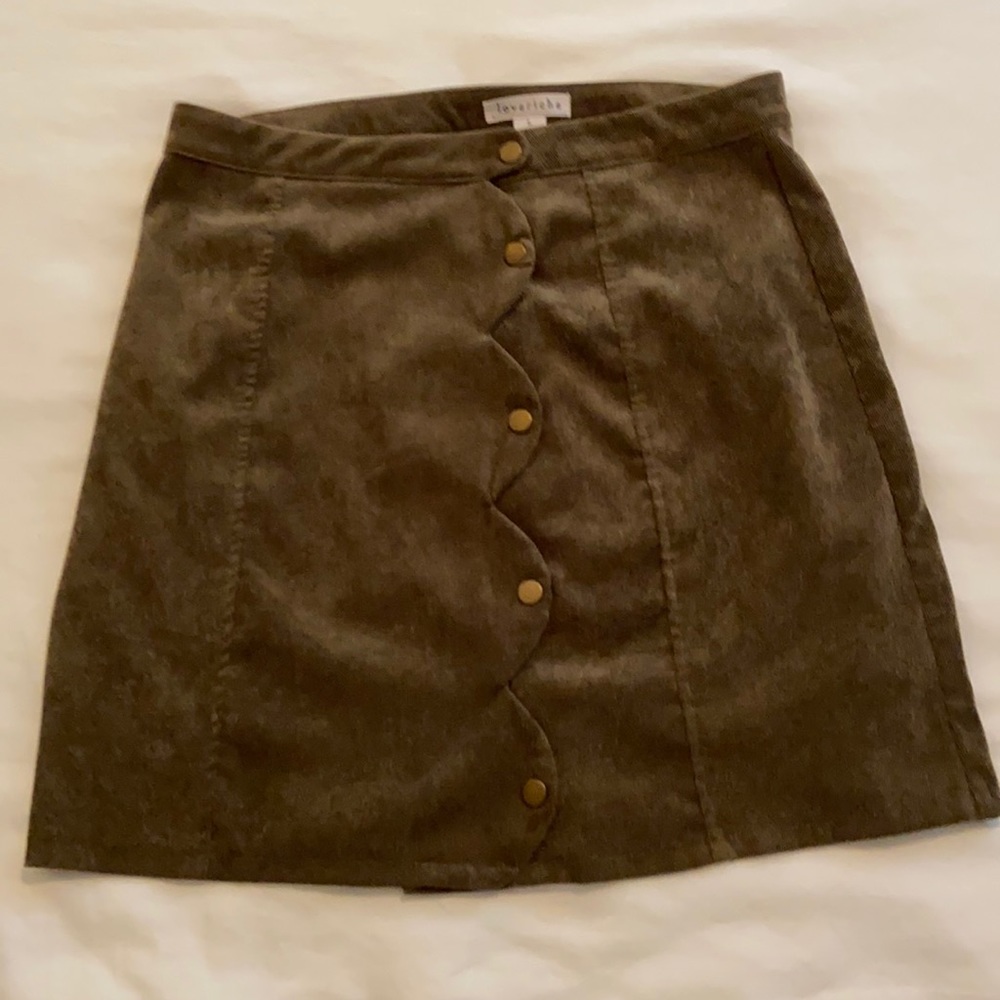 Corduroy hunter green scallop front snap skirt by loveriche.